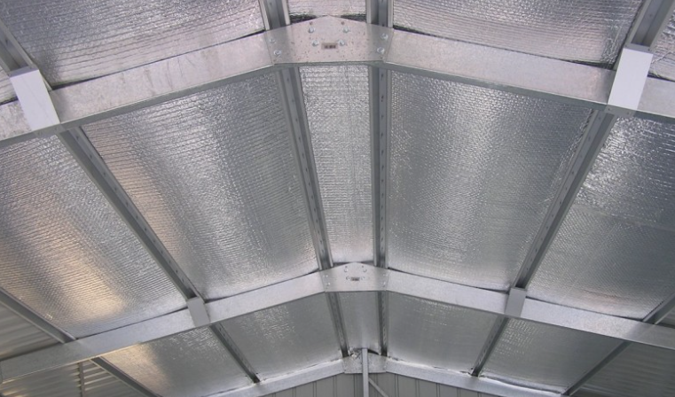 Cara memasang peredam panas atap rumah